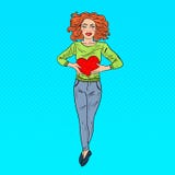 Bruit Art Beautiful Woman dans l'amour avec le coeur de peluche illustration libre de droits Bruit Art Beautiful Woman dans l'amour avec le coeur de peluche illustration libre de droits