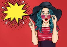 Bruit Art Woman étonné en chapeau et verres montrant le produit Belle fille avec les cheveux boucl?s indiquant sur la bulle illustration de vecteur Bruit Art Woman étonné en chapeau et verres montrant le produit Belle fille avec les cheveux boucl?s indiquant sur la bulle illustration de vecteur