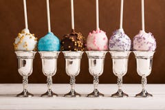 Bruits colorés de gâteau photographie stock libre de droits Bruits colorés de gâteau photographie stock libre de droits