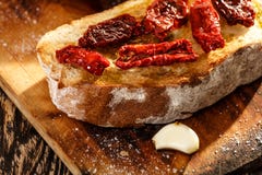 Bruschetta com tomate foto de stock royalty free Bruschetta com tomate foto de stock royalty free