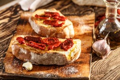 Bruschetta com tomate imagens de stock royalty free Bruschetta com tomate imagens de stock royalty free