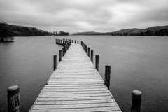 Brygga p? sj?n Coniston i sj?omr?det royaltyfri fotografi Brygga p? sj?n Coniston i sj?omr?det royaltyfri fotografi