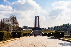 Bucarest, Romania - 2019 Il mausoleo del soldato sconosciuto situato in Carol Park fotografia stock Bucarest, Romania - 2019 Il mausoleo del soldato sconosciuto situato in Carol Park fotografia stock