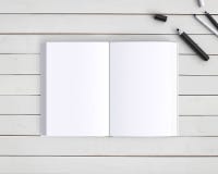 Buch und Stift lizenzfreie stockfotografie Buch und Stift lizenzfreie stockfotografie