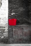 bucket красный цвет стоковая фотография bucket красный цвет стоковая фотография