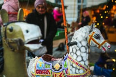 BUDAPEST, HONGRIE - 2 DÉCEMBRE 2017 : Marché de Noël sur la place de Szentlelek dans Obuda à Budapest, Hongrie photos stock BUDAPEST, HONGRIE - 2 DÉCEMBRE 2017 : Marché de Noël sur la place de Szentlelek dans Obuda à Budapest, Hongrie photos stock