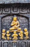 Buddha con i monaci immagini stock libere da diritti Buddha con i monaci immagini stock libere da diritti