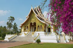 Buddistisk tempel på det hagtornKham Royal Palace komplexet i Luang Prabang, Laos arkivfoto Buddistisk tempel på det hagtornKham Royal Palace komplexet i Luang Prabang, Laos arkivfoto