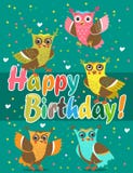 Buho divertido Sistema lindo del búho Búhos del vector Pájaros de vuelo Pájaros de noche Modelo del vector de la enhorabuena stock de ilustración Buho divertido Sistema lindo del búho Búhos del vector Pájaros de vuelo Pájaros de noche Modelo del vector de la enhorabuena stock de ilustración