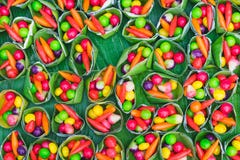 Bunt von den löschbaren nachgemachten Früchten Kanom-Blick Choup, ein tr stockfotos Bunt von den löschbaren nachgemachten Früchten Kanom-Blick Choup, ein tr stockfotos