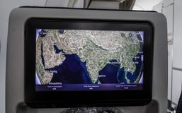 Bunte Flugkarte auf Schirm von LCD-Monitor lizenzfreie stockfotos Bunte Flugkarte auf Schirm von LCD-Monitor lizenzfreie stockfotos