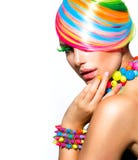Buntes Make-up, Haar und Zusätze stockfotografie Buntes Make-up, Haar und Zusätze stockfotografie