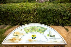 Burgundy, ένας πανοραμικός δρόμος που διασχίζει την περιοχή κρασιού και μας κάνει να ξέρουμε τους σημαντικότερους παραγωγούς και στοκ φωτογραφία με δικαίωμα ελεύθερης χρήσης Burgundy, ένας πανοραμικός δρόμος που διασχίζει την περιοχή κρασιού και μας κάνει να ξέρουμε τους σημαντικότερους παραγωγούς και στοκ φωτογραφία με δικαίωμα ελεύθερης χρήσης
