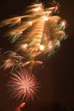Burst dei fuochi d'artificio fotografia stock libera da diritti Burst dei fuochi d'artificio fotografia stock libera da diritti