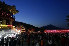 Busan, 4 Korea-Mei, 2017: Samgwangsatempel met lantaarns wordt verfraaid die stock fotografie Busan, 4 Korea-Mei, 2017: Samgwangsatempel met lantaarns wordt verfraaid die stock fotografie