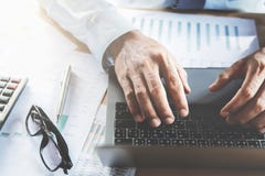 businessman using laptop Royalty Free Stock Images businessman using laptop Royalty Free Stock Images