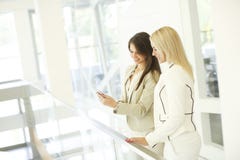 businesswomen image libre de droits businesswomen image libre de droits