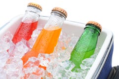 butelek klatki piersiowej zbliżenia lodu soda trzy zdjęcie royalty free butelek klatki piersiowej zbliżenia lodu soda trzy zdjęcie royalty free