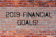 Buts financiers des textes 2019 d'écriture Stratégie commerciale de signification de concept nouvelle gagner à plus de bénéfices image stock Buts financiers des textes 2019 d'écriture Stratégie commerciale de signification de concept nouvelle gagner à plus de bénéfices image stock