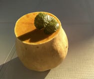 Butternut mit einem grünen Blatt lizenzfreie stockfotografie Butternut mit einem grünen Blatt lizenzfreie stockfotografie