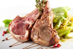 Côtelette d'agneau grillée images stock Côtelette d'agneau grillée images stock