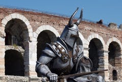 Caballero en Verona por la arena imagen de archivo libre de regalías Caballero en Verona por la arena imagen de archivo libre de regalías