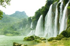 Cachoeira de Gioc da proibição em Vietnam imagens de stock royalty free Cachoeira de Gioc da proibição em Vietnam imagens de stock royalty free