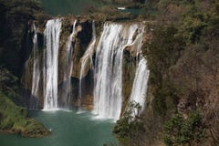 A cachoeira de Jiulong (dragão nove) foto de stock A cachoeira de Jiulong (dragão nove) foto de stock