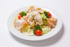 Caesar Salad con el prendedero y el queso del pollo foto de archivo Caesar Salad con el prendedero y el queso del pollo foto de archivo