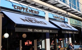 Caffe Nero et tous barre une image stock Caffe Nero et tous barre une image stock
