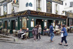 Café en Montmartre, París imagenes de archivo Café en Montmartre, París imagenes de archivo