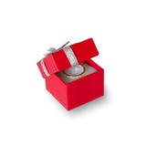 Caja roja para la joyer?a Anillo de bodas Aislado fotografía de archivo libre de regalías Caja roja para la joyer?a Anillo de bodas Aislado fotografía de archivo libre de regalías