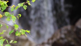 Calmando, calme la cascada durante septiembre en Escocia Las aguas de la vida Caídas de Buar metrajes Calmando, calme la cascada durante septiembre en Escocia Las aguas de la vida Caídas de Buar metrajes