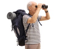 Caminhante masculino idoso que olha através dos binóculos Fotografia de Stock Royalty Free Caminhante masculino idoso que olha através dos binóculos Fotografia de Stock Royalty Free