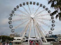 Cannes - ruota panoramica fotografia stock libera da diritti Cannes - ruota panoramica fotografia stock libera da diritti