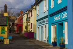 Canto pitoresco Rua da costa dingle ireland imagem de stock royalty free Canto pitoresco Rua da costa dingle ireland imagem de stock royalty free