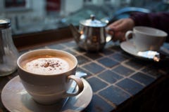 Cappuccino und Tee stockbilder Cappuccino und Tee stockbilder