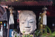 Cara da Buda do sorriso em um templo fotos de stock Cara da Buda do sorriso em um templo fotos de stock