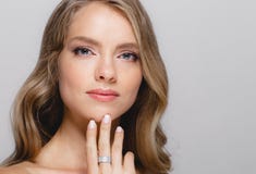 Cara de la belleza de las mujeres Modelo rubio hermoso Girl de la belleza de la mujer con imágenes de archivo libres de regalías Cara de la belleza de las mujeres Modelo rubio hermoso Girl de la belleza de la mujer con imágenes de archivo libres de regalías