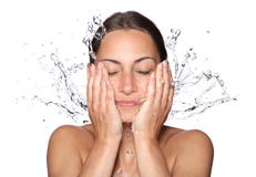 Cara mojada hermosa de la mujer con gota del agua foto de archivo Cara mojada hermosa de la mujer con gota del agua foto de archivo