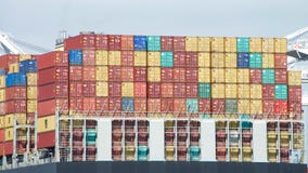 Cargo MSC ARIANE avec des milliers de récipients d'expédition photographie stock libre de droits Cargo MSC ARIANE avec des milliers de récipients d'expédition photographie stock libre de droits