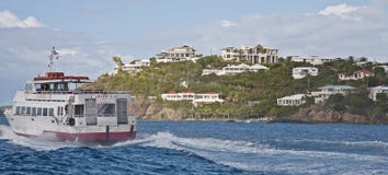 Caribe Cay Ferry sur l'eau images libres de droits Caribe Cay Ferry sur l'eau images libres de droits