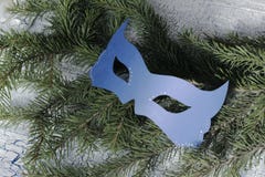 Carnaval-masker op Kerstmisboom royalty-vrije stock foto's Carnaval-masker op Kerstmisboom royalty-vrije stock foto's