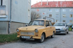 Carro alem?o velho Trabant em Eslov?quia foto de stock Carro alem?o velho Trabant em Eslov?quia foto de stock