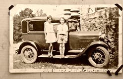 Carro velho das crianças da foto/1900 foto de stock Carro velho das crianças da foto/1900 foto de stock