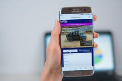 cars ιστοχώρος COM που ανοίγουν στον κινητό στοκ φωτογραφίες cars ιστοχώρος COM που ανοίγουν στον κινητό στοκ φωτογραφίες