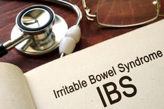 Carta con la sindrome di intestino irritabile di parole & x28; IBS& x29; fotografie stock libere da diritti Carta con la sindrome di intestino irritabile di parole & x28; IBS& x29; fotografie stock libere da diritti