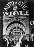 Cartaz do vaudeville automático (todas as pessoas descritas não são umas vivas mais longo e nenhuma propriedade existe Garantias imagens de stock Cartaz do vaudeville automático (todas as pessoas descritas não são umas vivas mais longo e nenhuma propriedade existe Garantias imagens de stock