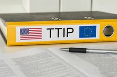 Cartella con l'etichetta TTIP immagini stock Cartella con l'etichetta TTIP immagini stock
