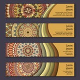 Cartes en liasse de bannière avec le fond décoratif coloré floral d'éléments de mandala illustration stock Cartes en liasse de bannière avec le fond décoratif coloré floral d'éléments de mandala illustration stock